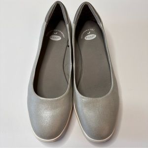 Dr Scholl's Rally Sustainable Comfort Flats Metallic Silver Size 8 1/2